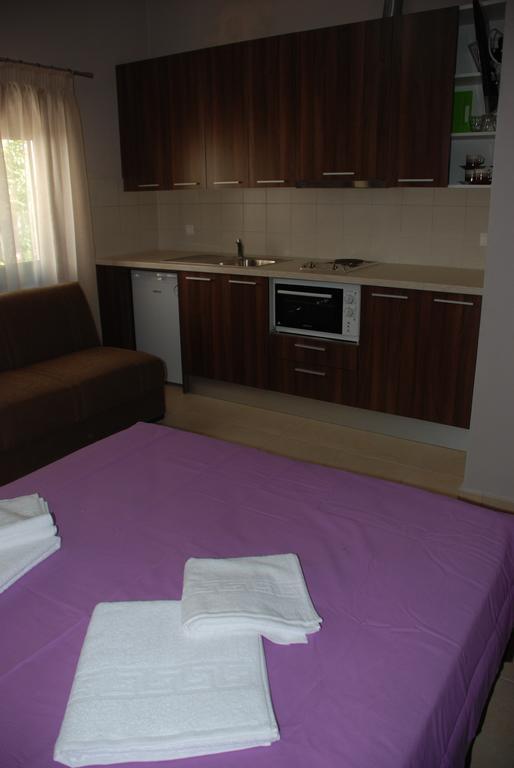 Marianna Apartments Nea Roda Bilik gambar