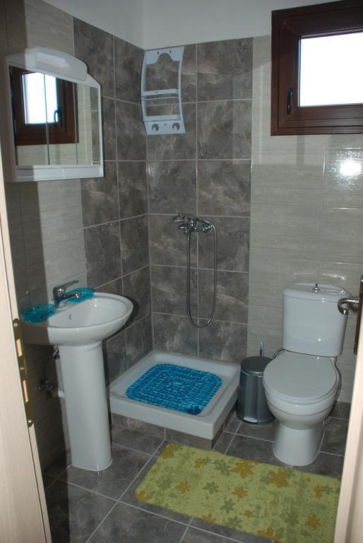 Marianna Apartments Nea Roda Bilik gambar