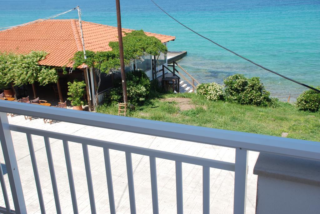 Marianna Apartments Nea Roda Bilik gambar