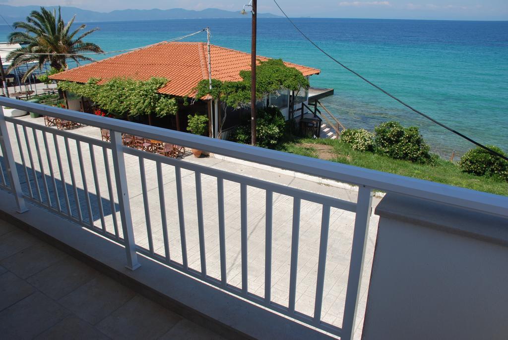 Marianna Apartments Nea Roda Bilik gambar