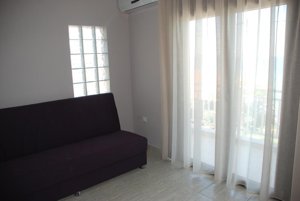 Marianna Apartments Nea Roda Bilik gambar