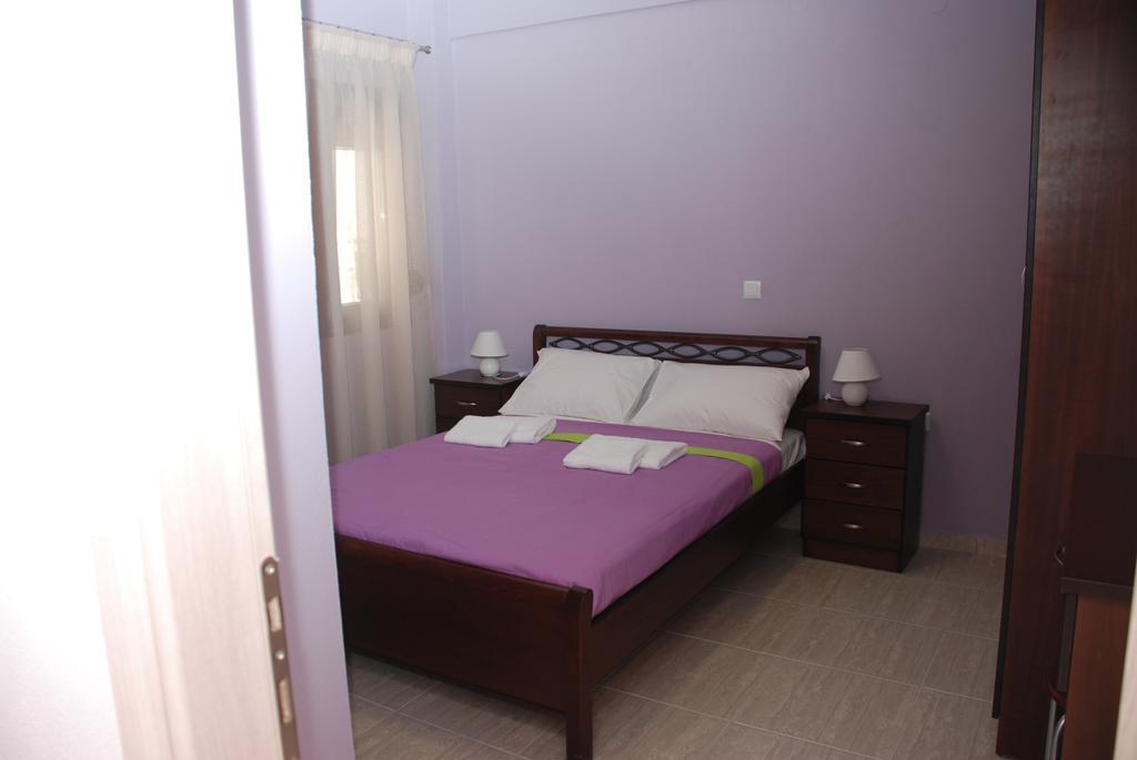 Marianna Apartments Nea Roda Bilik gambar