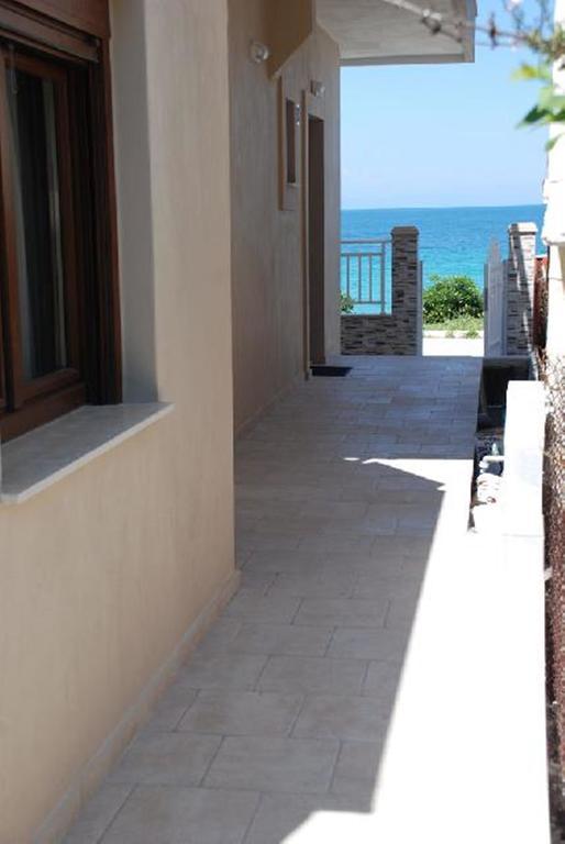Marianna Apartments Nea Roda Luaran gambar