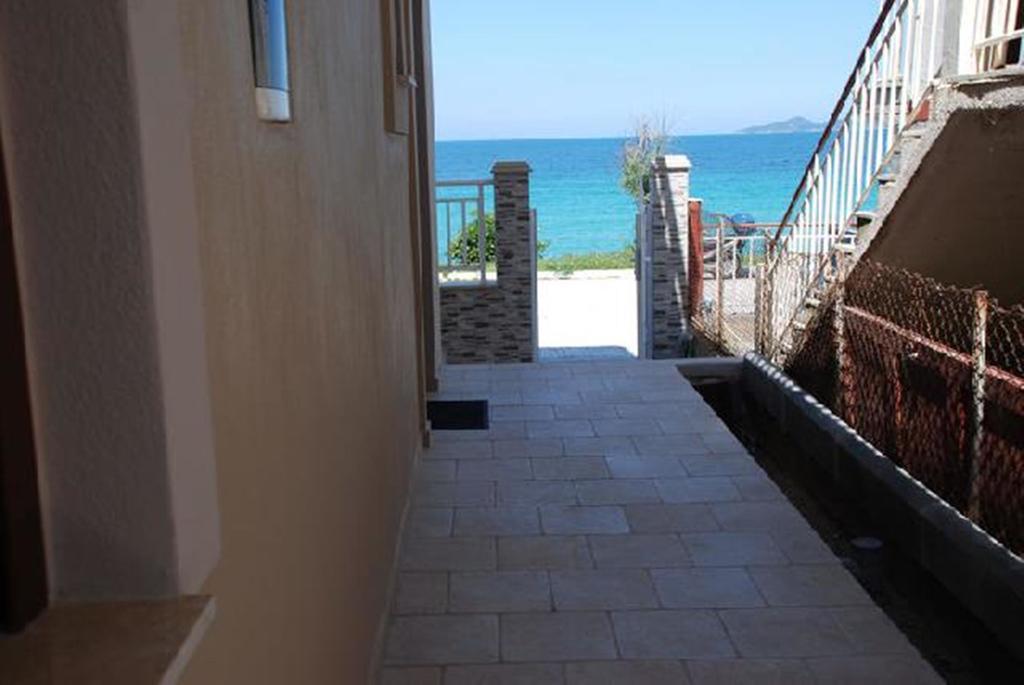 Marianna Apartments Nea Roda Luaran gambar